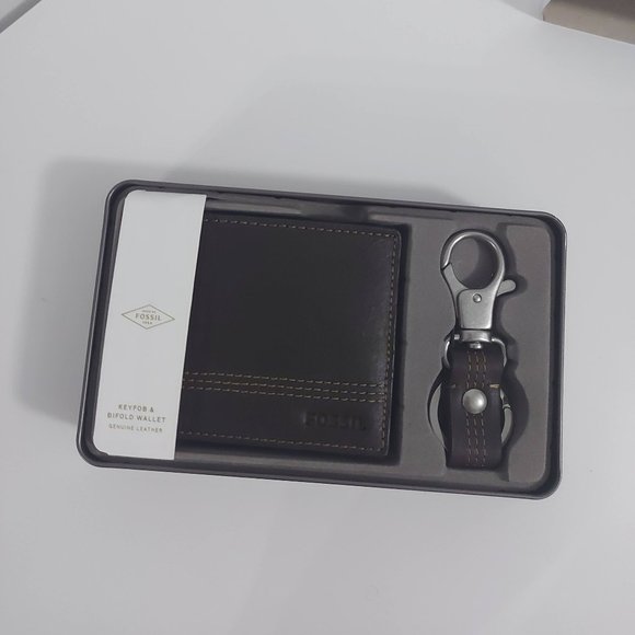 NWT Fossil Kyle Wallet & Key Fob Giftset - Picture 1 of 5